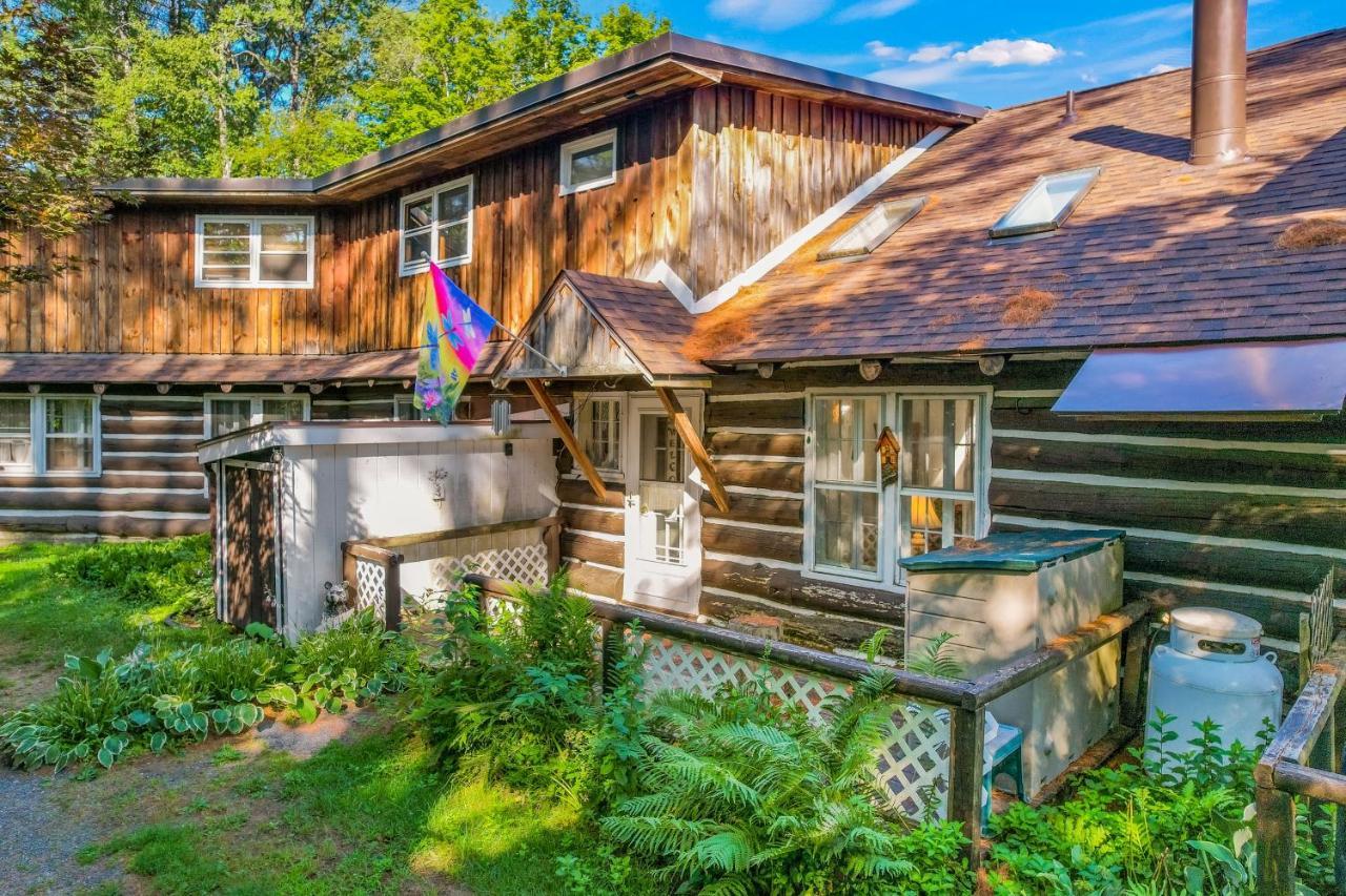 Cozy Condo By Tripp Lake Warrensburg Bagian luar foto